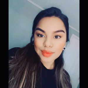 Meet your Posher, Areli nicole